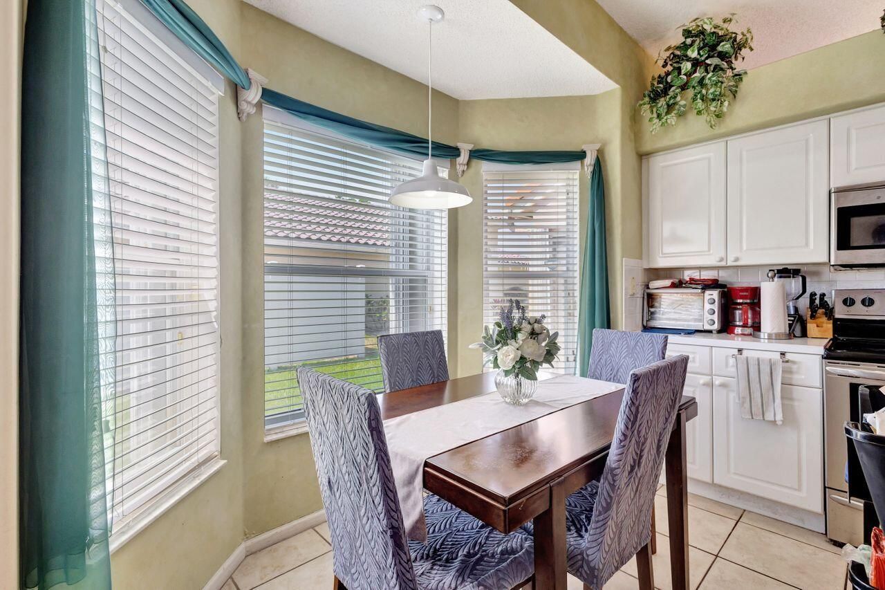 5317 Oakmont Village Circle, Lake Worth, FL 33463 Photo