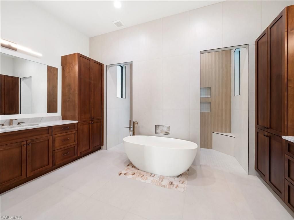 846 Cypress Lake Cir, Fort Myers, FL 33919 Photo