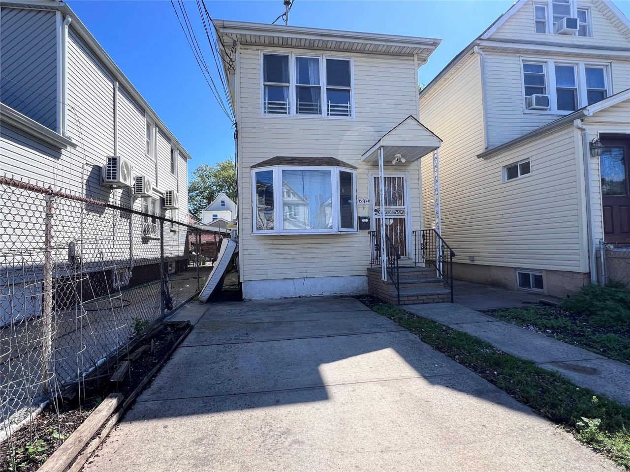 109-41 132 Street, South Ozone Park, NY 11420 Main Photo