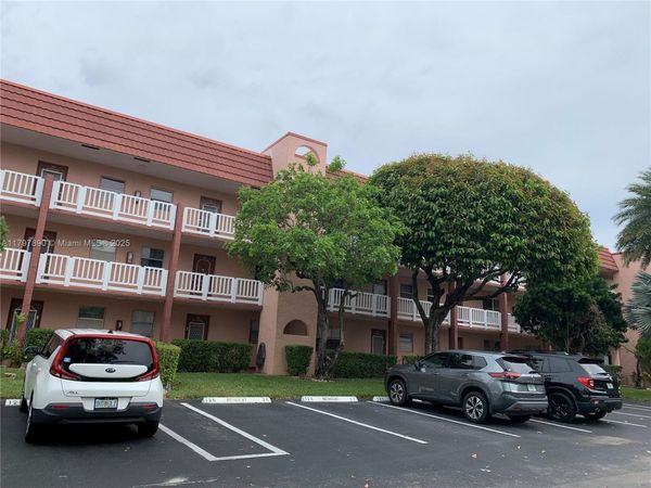 9621 Sunrise Lakes Blvd, Unit 211, Sunrise, FL 33322