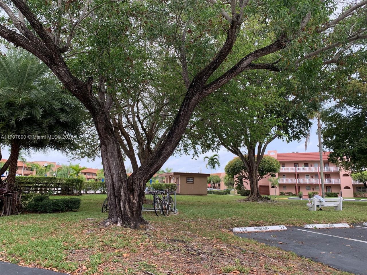 9621 Sunrise Lakes Blvd, Unit 211, Sunrise, FL 33322 Photo