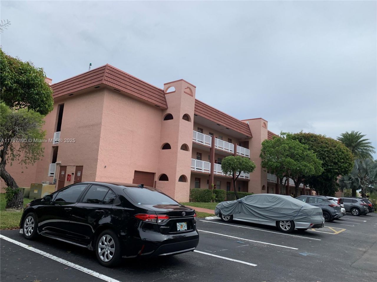 9621 Sunrise Lakes Blvd, Unit 211, Sunrise, FL 33322 Photo