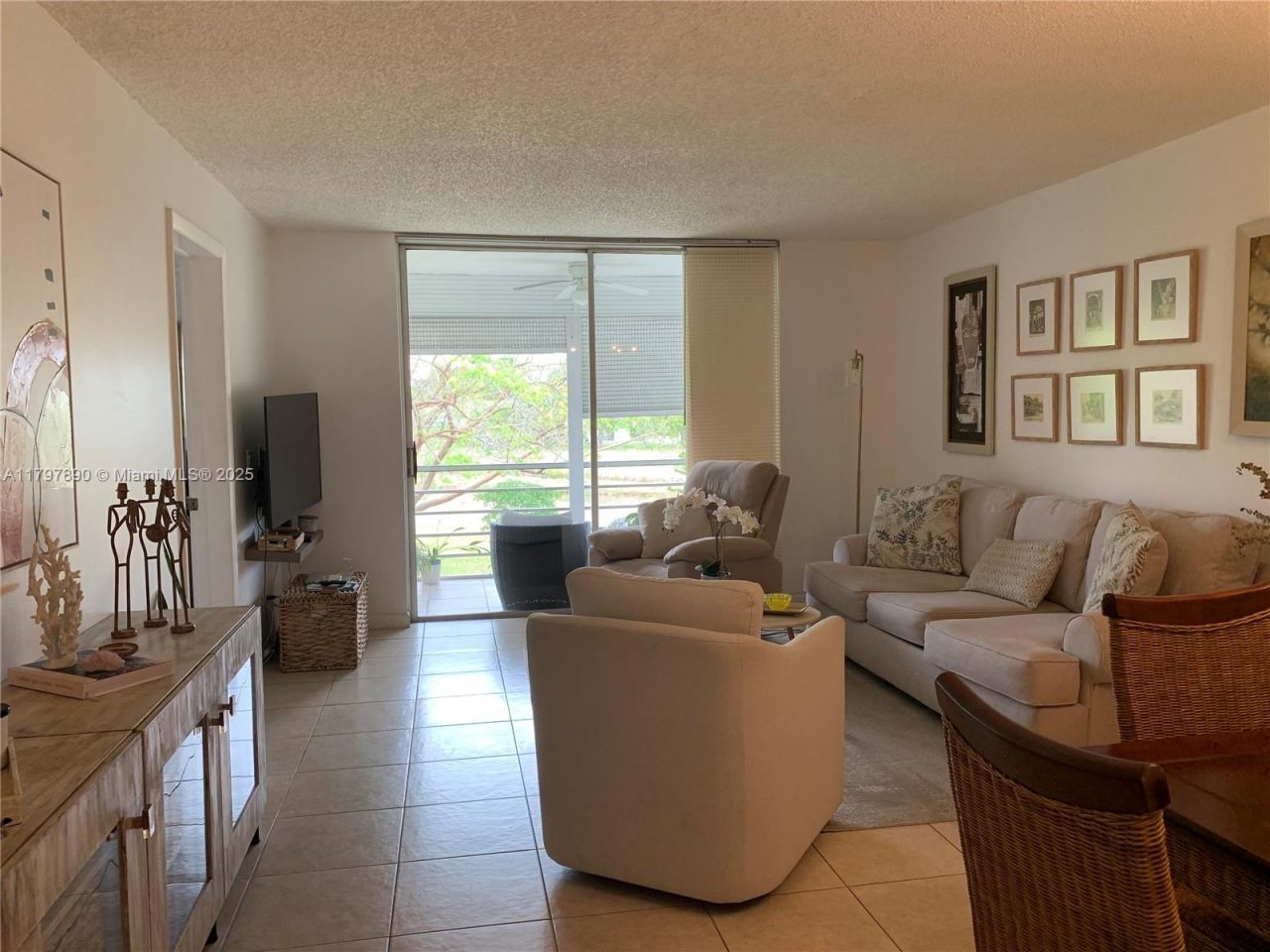 9621 Sunrise Lakes Blvd, Unit 211, Sunrise, FL 33322 Photo