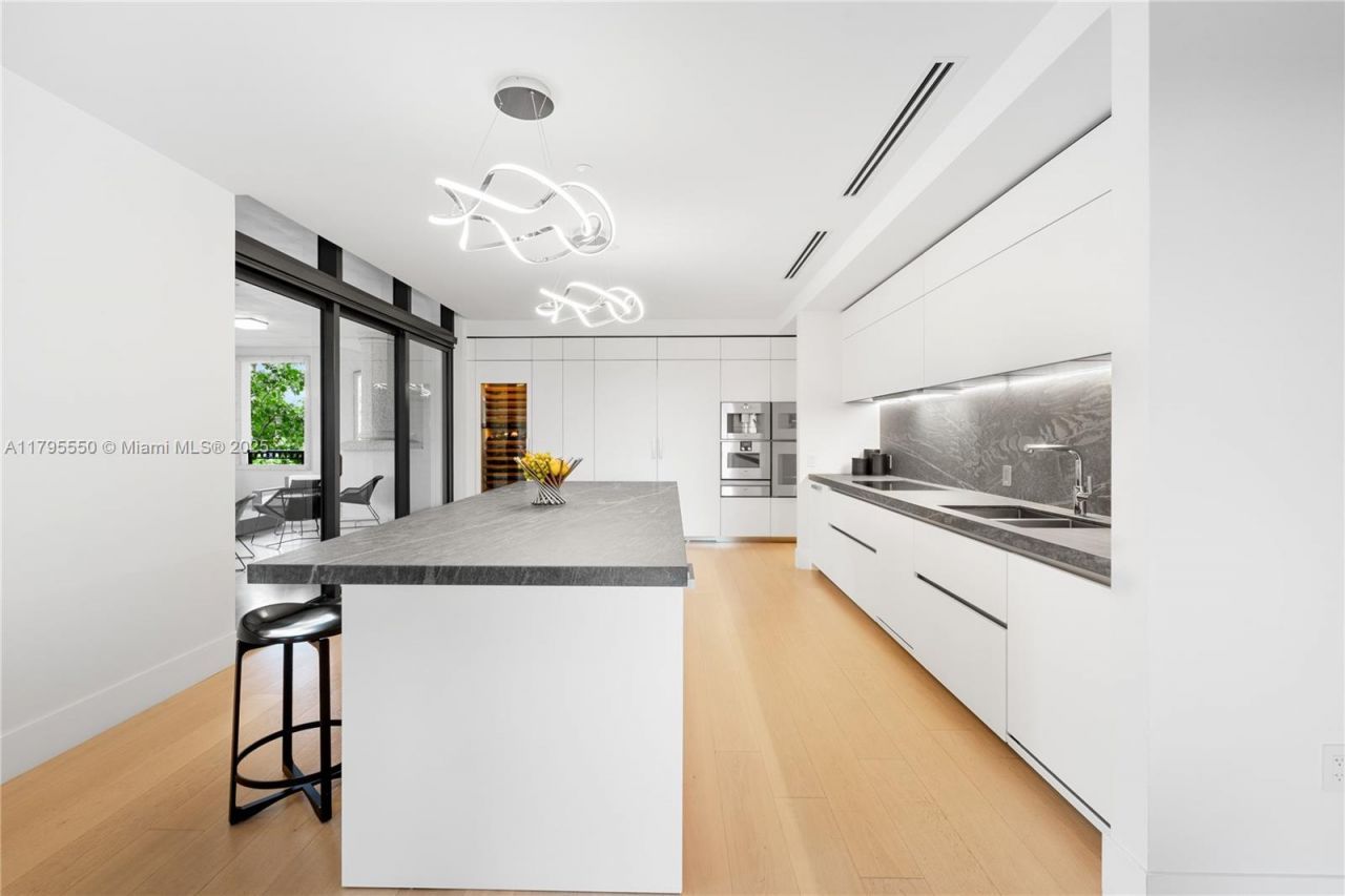 7025 Fisher Island Dr, Unit 7025, Miami Beach, FL 33109 Photo