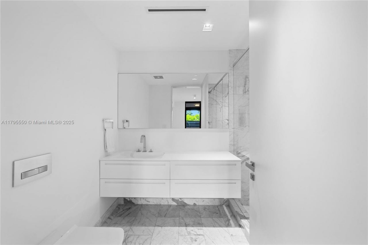 7025 Fisher Island Dr, Unit 7025, Miami Beach, FL 33109 Photo