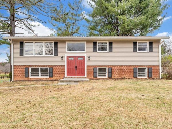 58 Lakeland CIR, Troutville, VA 24175