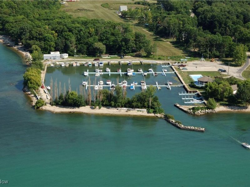 1053 Harborview Drive, Middle Bass, OH 43446 Photo 8