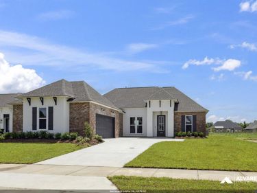 10141 Sanctuary Oaks Dr, Baton Rouge, LA 70817