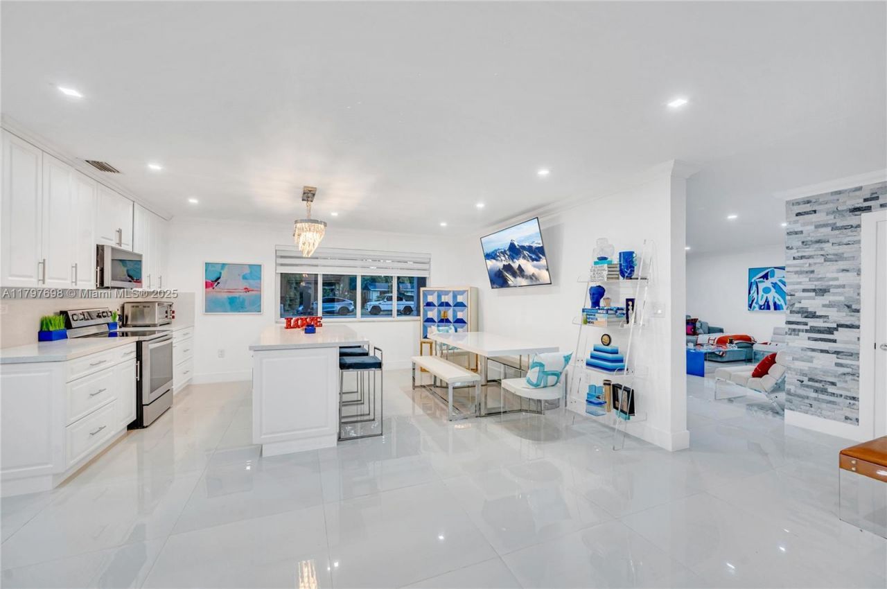 8501 SW 142nd St, Palmetto Bay, FL 33158 Photo