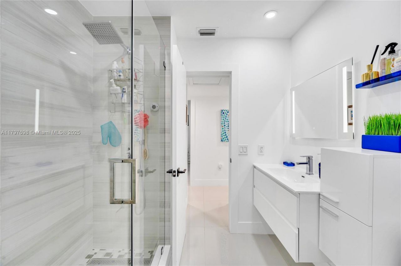 8501 SW 142nd St, Palmetto Bay, FL 33158 Photo