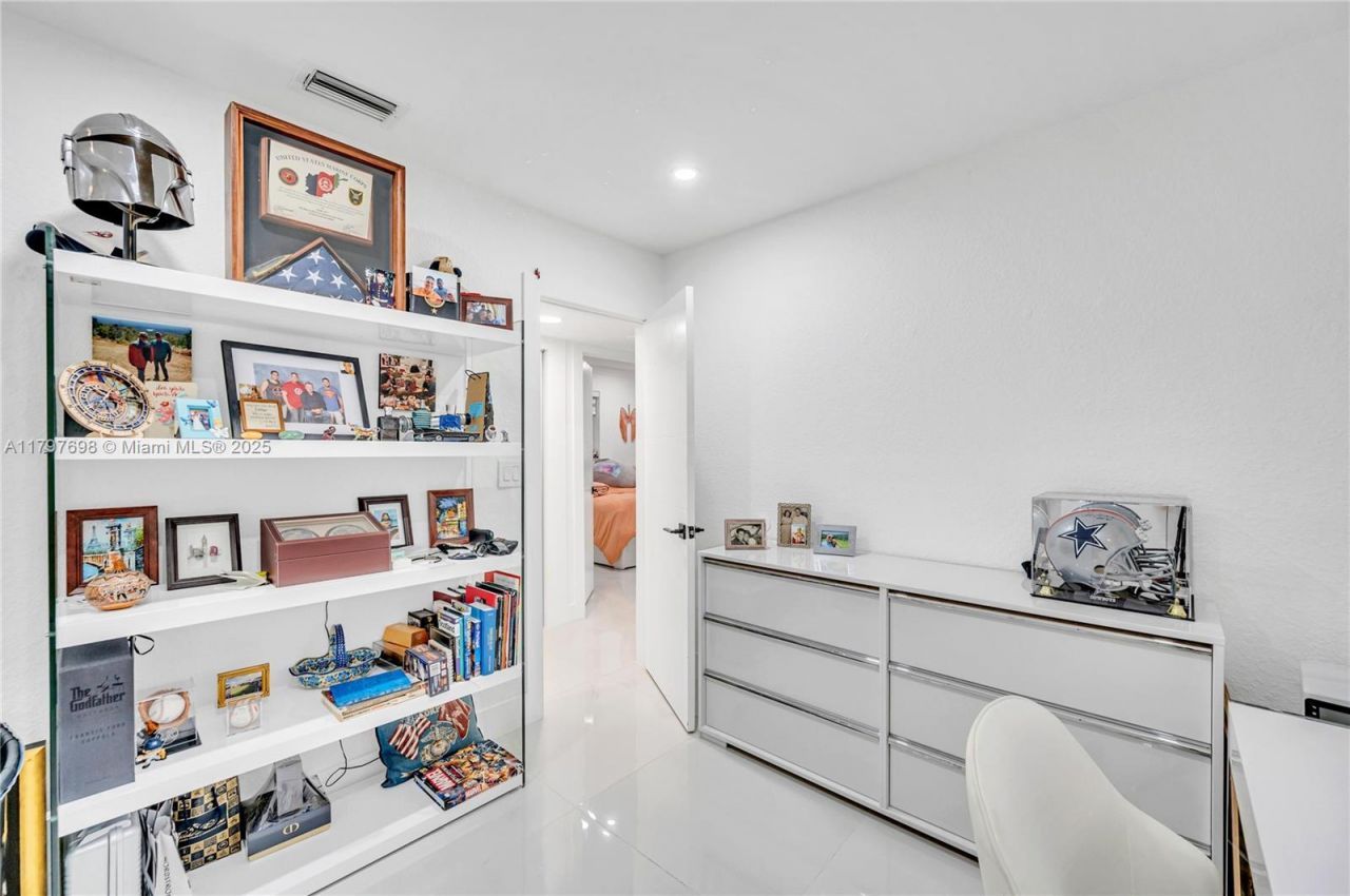 8501 SW 142nd St, Palmetto Bay, FL 33158 Photo