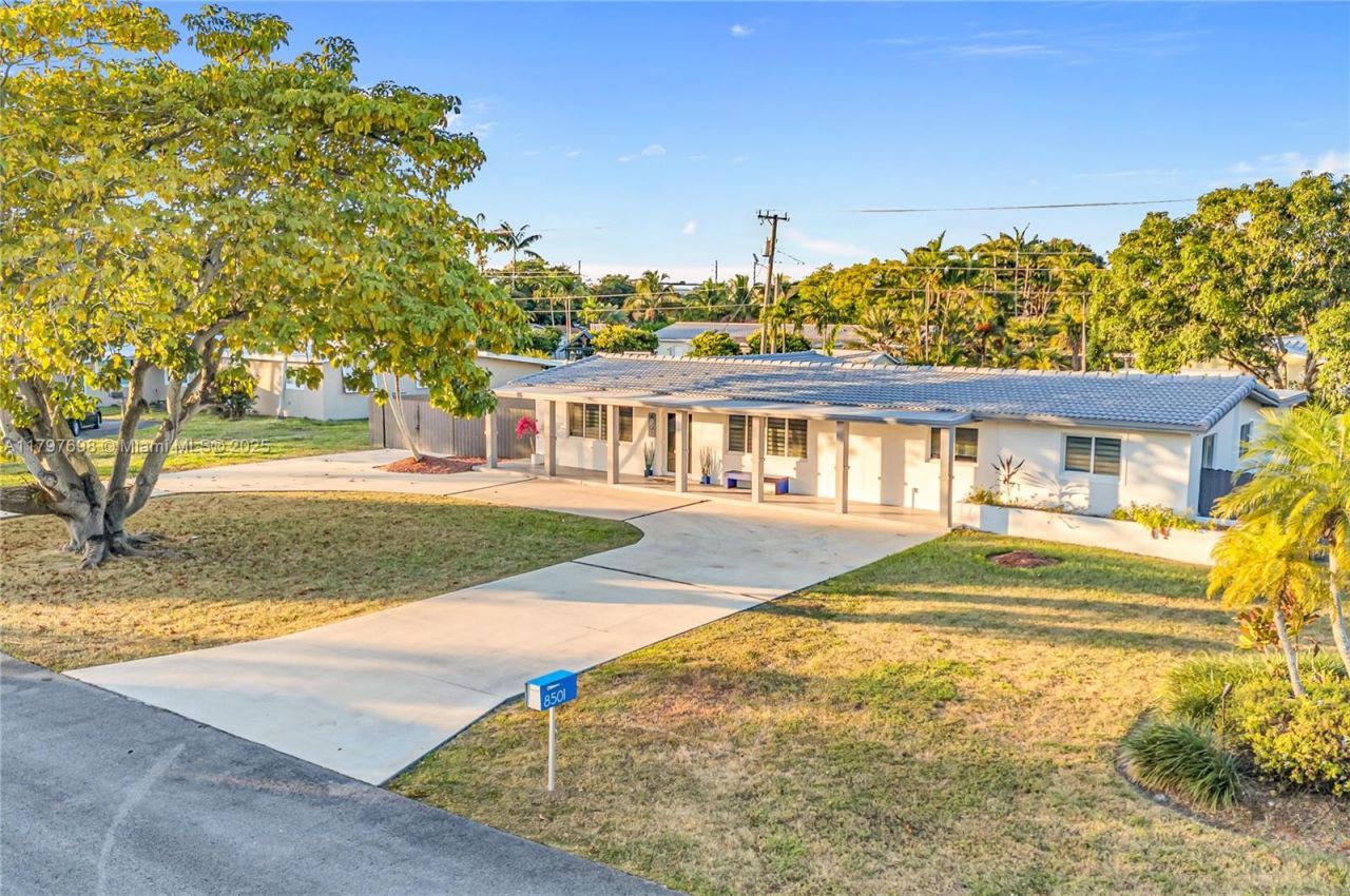 8501 SW 142nd St, Palmetto Bay, FL 33158 Photo