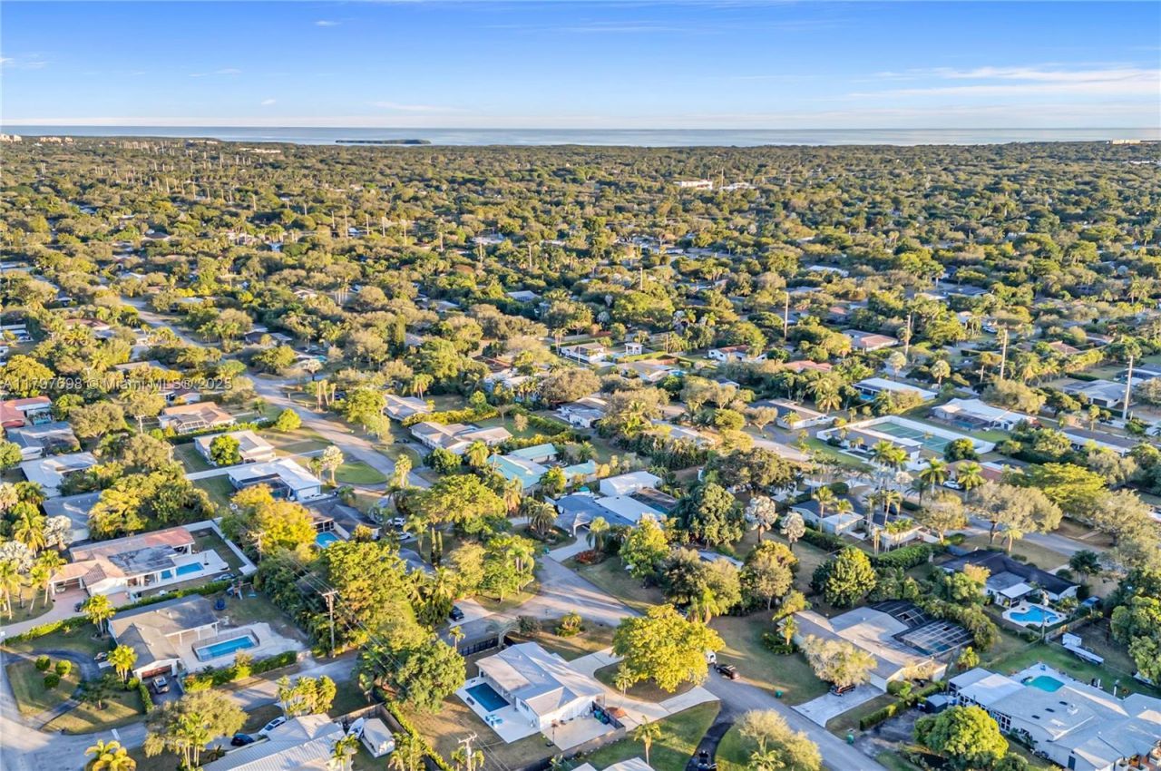 8501 SW 142nd St, Palmetto Bay, FL 33158 Photo