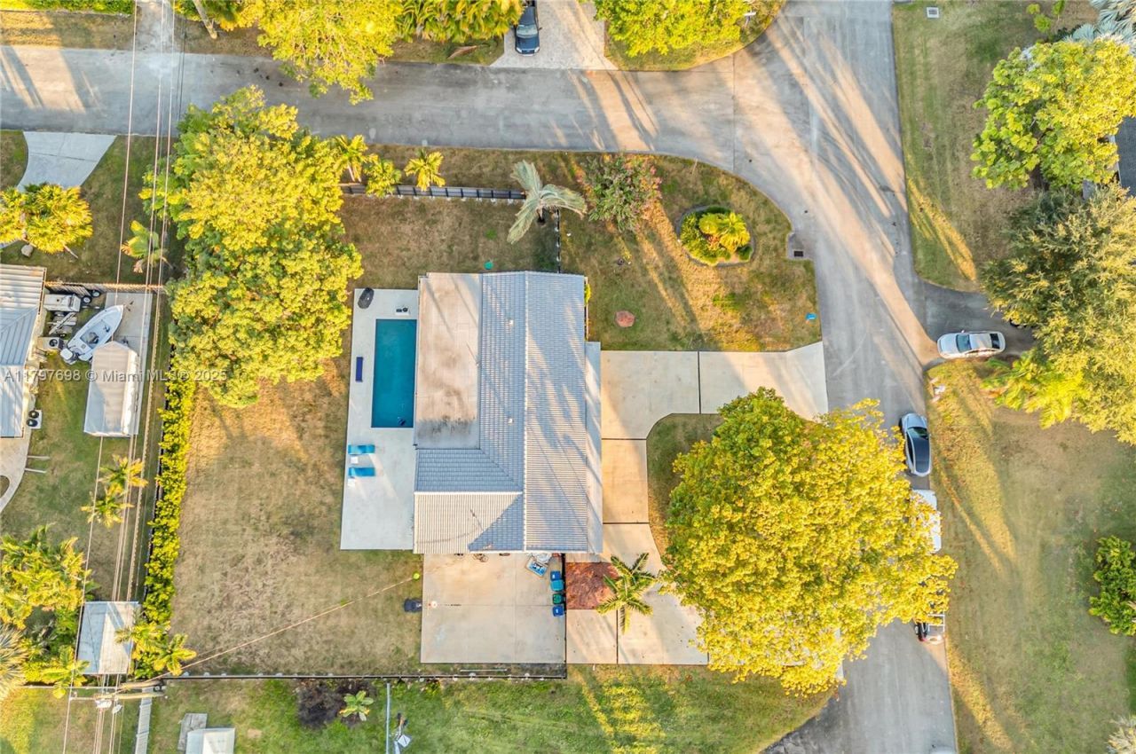 8501 SW 142nd St, Palmetto Bay, FL 33158 Photo