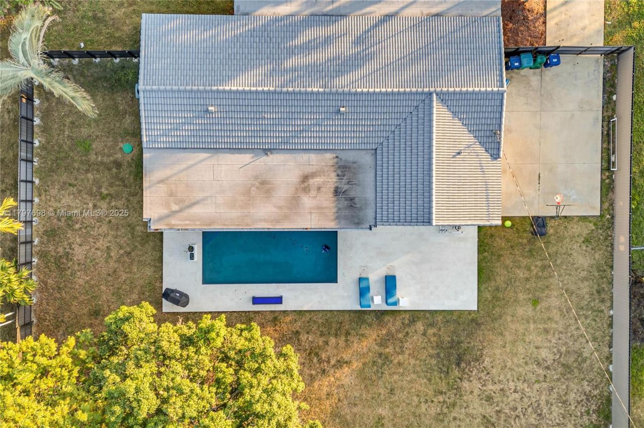 8501 SW 142nd St, Palmetto Bay, FL 33158 Photo