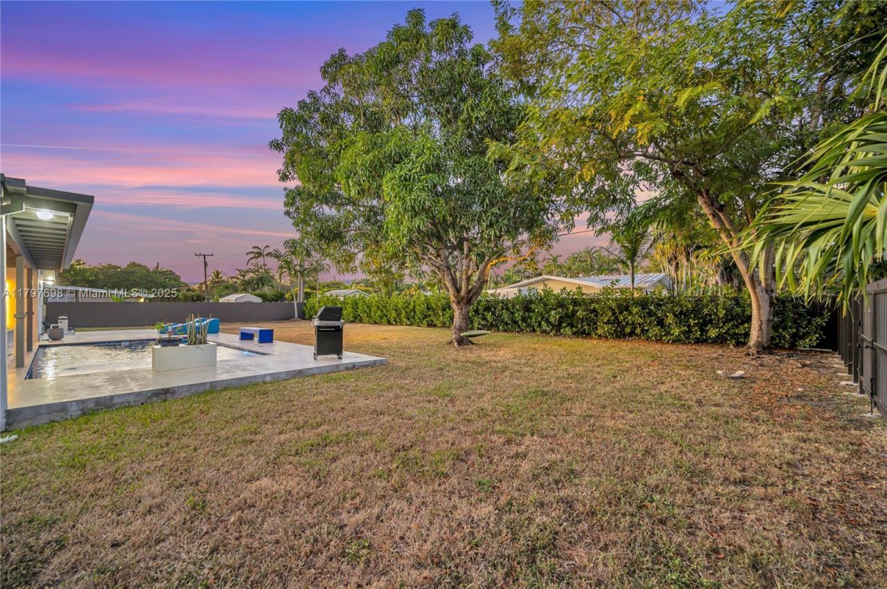 8501 SW 142nd St, Palmetto Bay, FL 33158 Photo