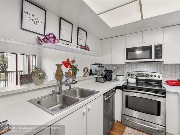 701 NW 19th Street, Unit 202, Fort Lauderdale, FL 33311