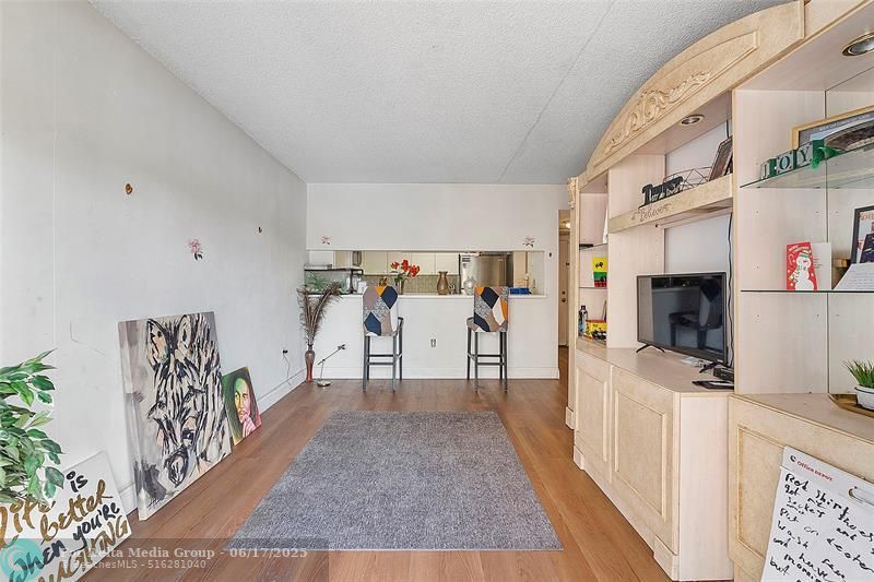 701 NW 19th Street, Unit 202, Fort Lauderdale, FL 33311 Photo