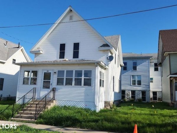 210 1st Street SW, Mason City, IA 50401