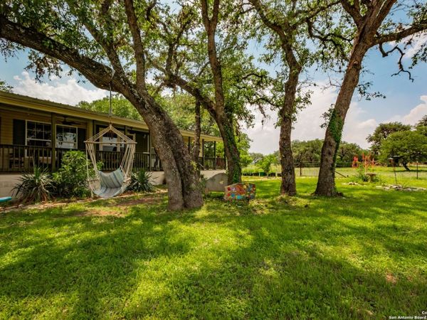 26701 FM 470, Utopia, TX 78884