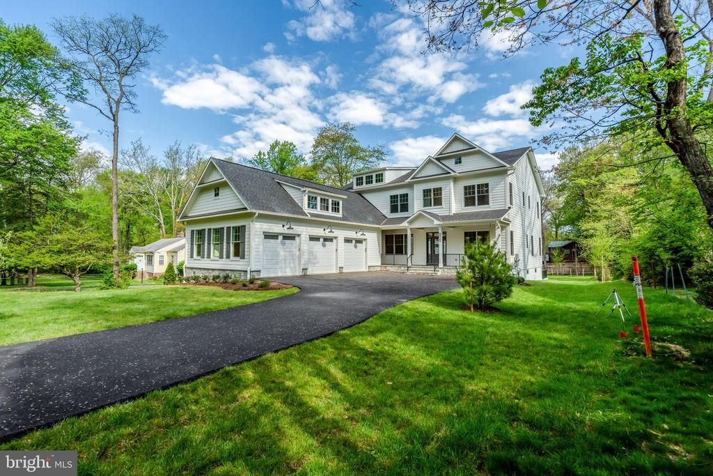 8920 Walker Street, Fairfax, VA 22032 Main Photo