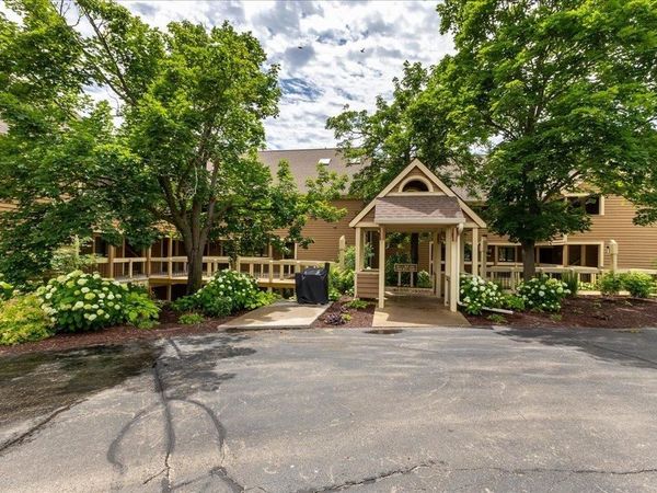 B2 Long Bay Point Drive, GALENA, IL 61036