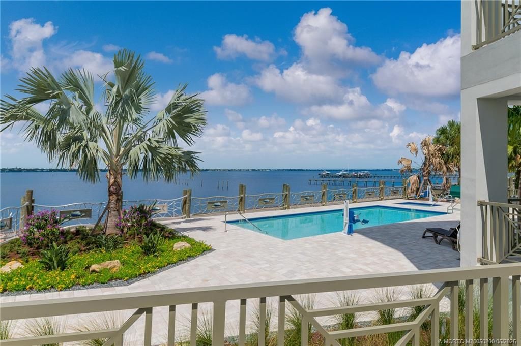 41 Seminole Street Sw, Unit 208, Stuart, FL 34994 Photo