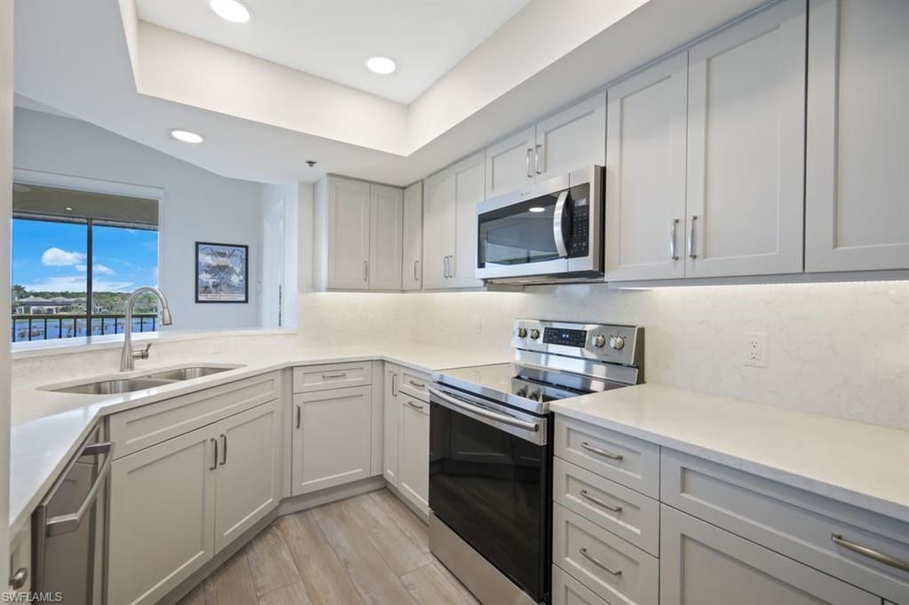 4130 Bayhead Dr, Unit 302, Bonita Springs, FL 34134 Photo