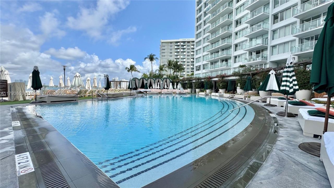 1100 West Ave, Unit 812, Miami Beach, FL 33139 Photo