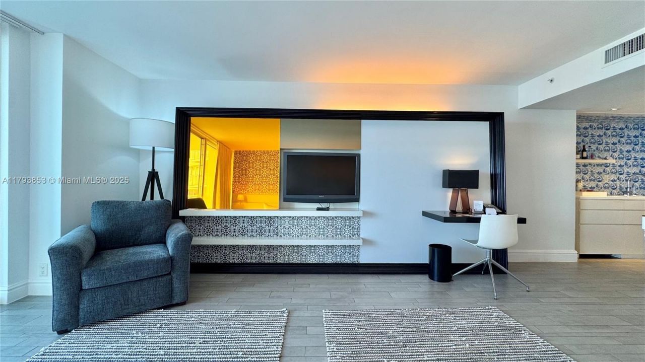 1100 West Ave, Unit 812, Miami Beach, FL 33139 Photo