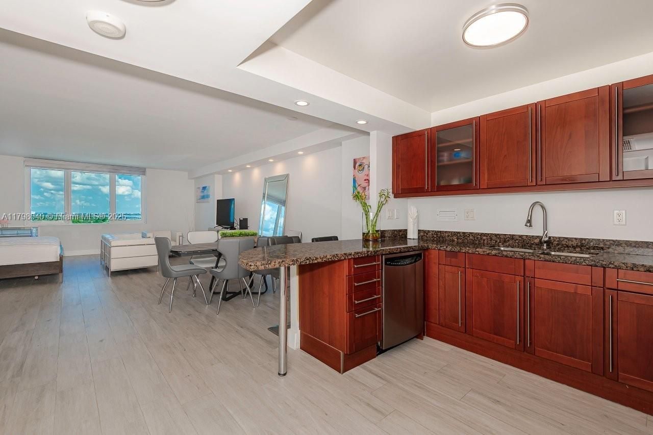 2301 Collins Ave, Unit 1531, Miami Beach, FL 33139 Photo