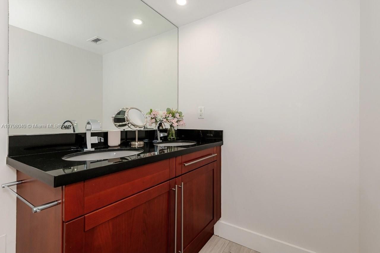 2301 Collins Ave, Unit 1531, Miami Beach, FL 33139 Photo