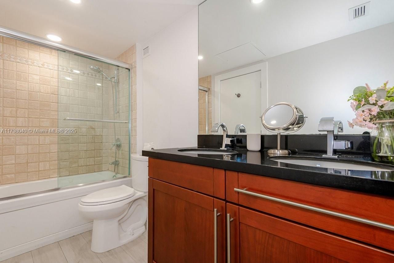 2301 Collins Ave, Unit 1531, Miami Beach, FL 33139 Photo