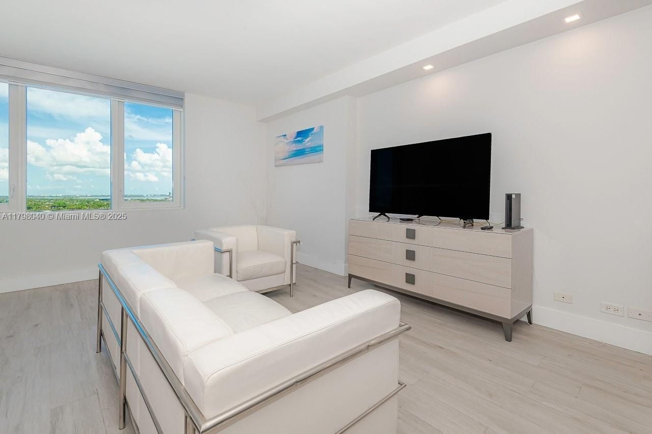 2301 Collins Ave, Unit 1531, Miami Beach, FL 33139 Photo