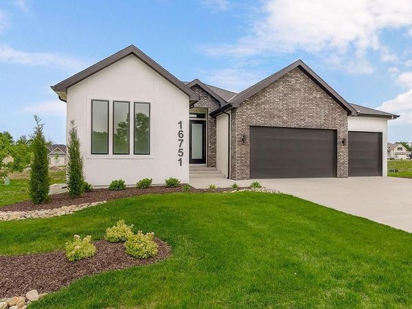 16751 S Fellows Street, Olathe, KS 66062