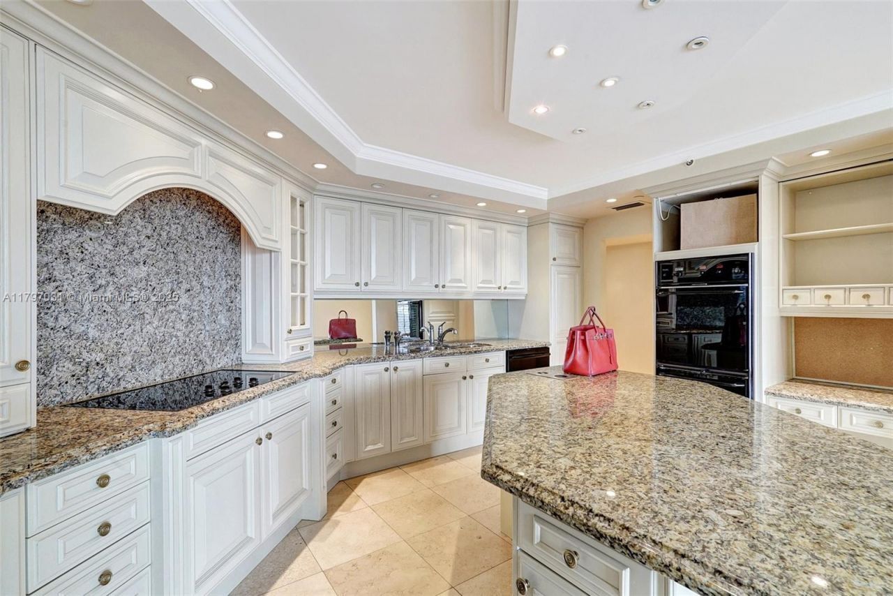 19667 Turnberry Way, Unit 16GR, Aventura, FL 33180 Photo