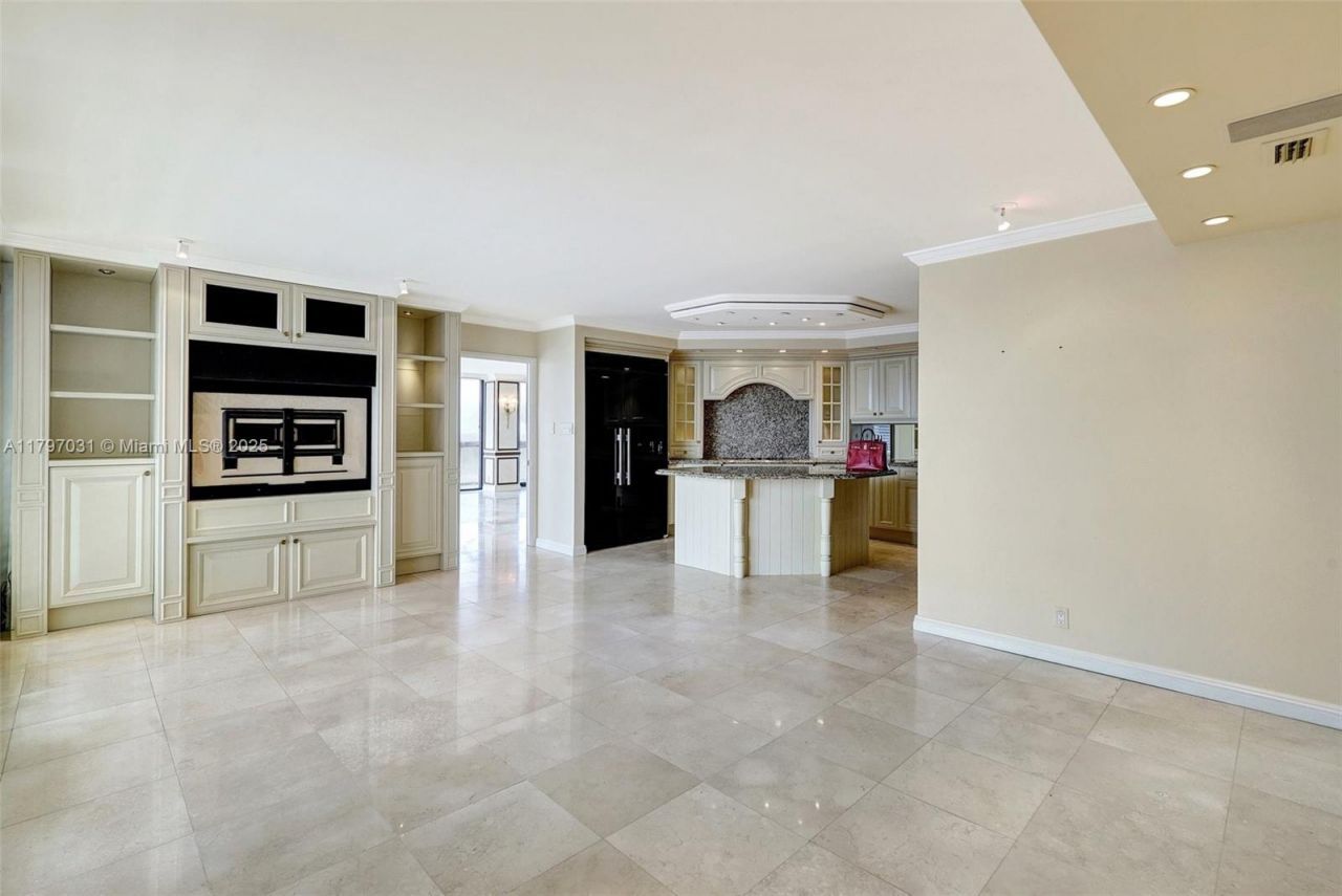 19667 Turnberry Way, Unit 16GR, Aventura, FL 33180 Photo