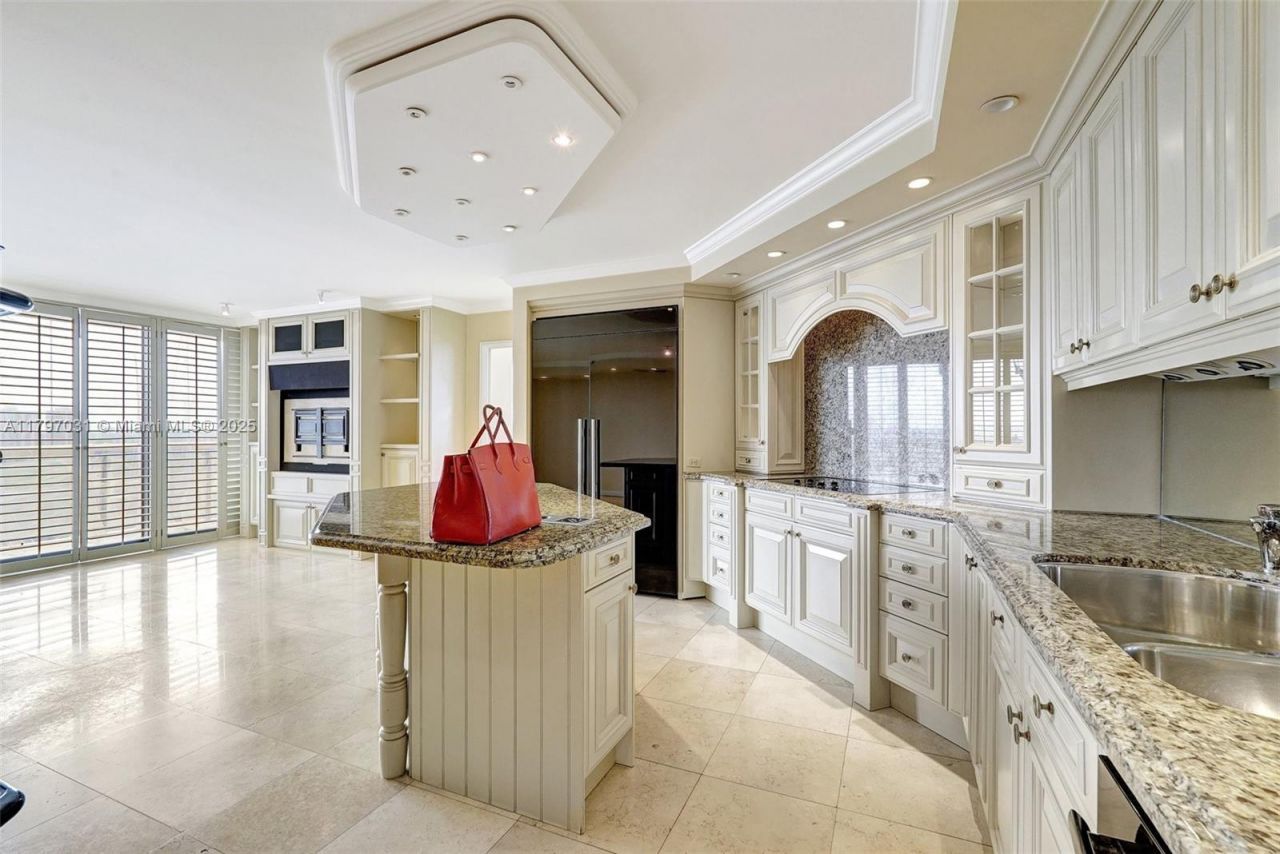 19667 Turnberry Way, Unit 16GR, Aventura, FL 33180 Photo