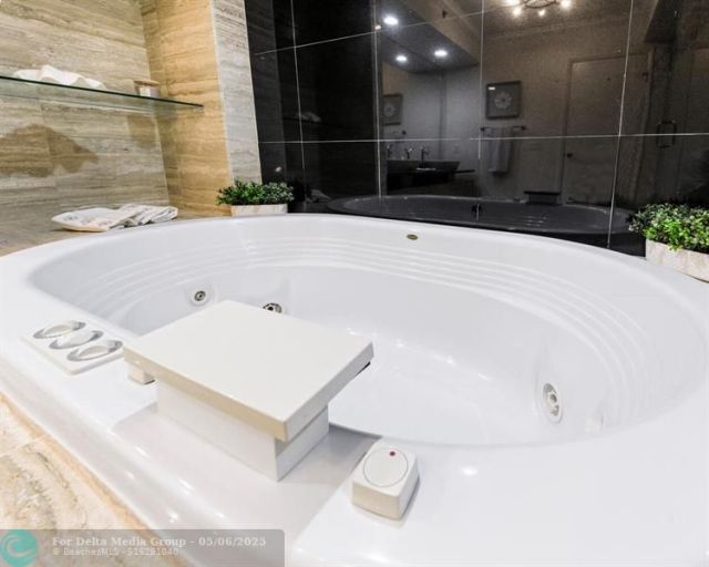 101 S Fort Lauderdale Beach Boulevard, Unit 1104, Fort Lauderdale, FL 33316 Photo