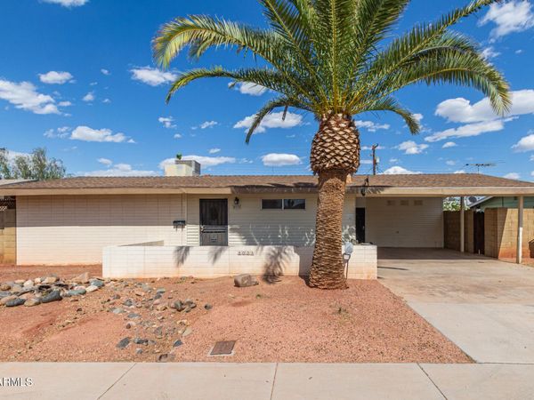 8033 N 56TH Avenue, Glendale, AZ 85302