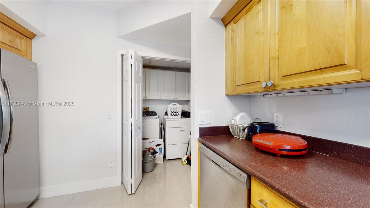 3255 NE 184th St, Unit 12410, Aventura, FL 33160 Photo