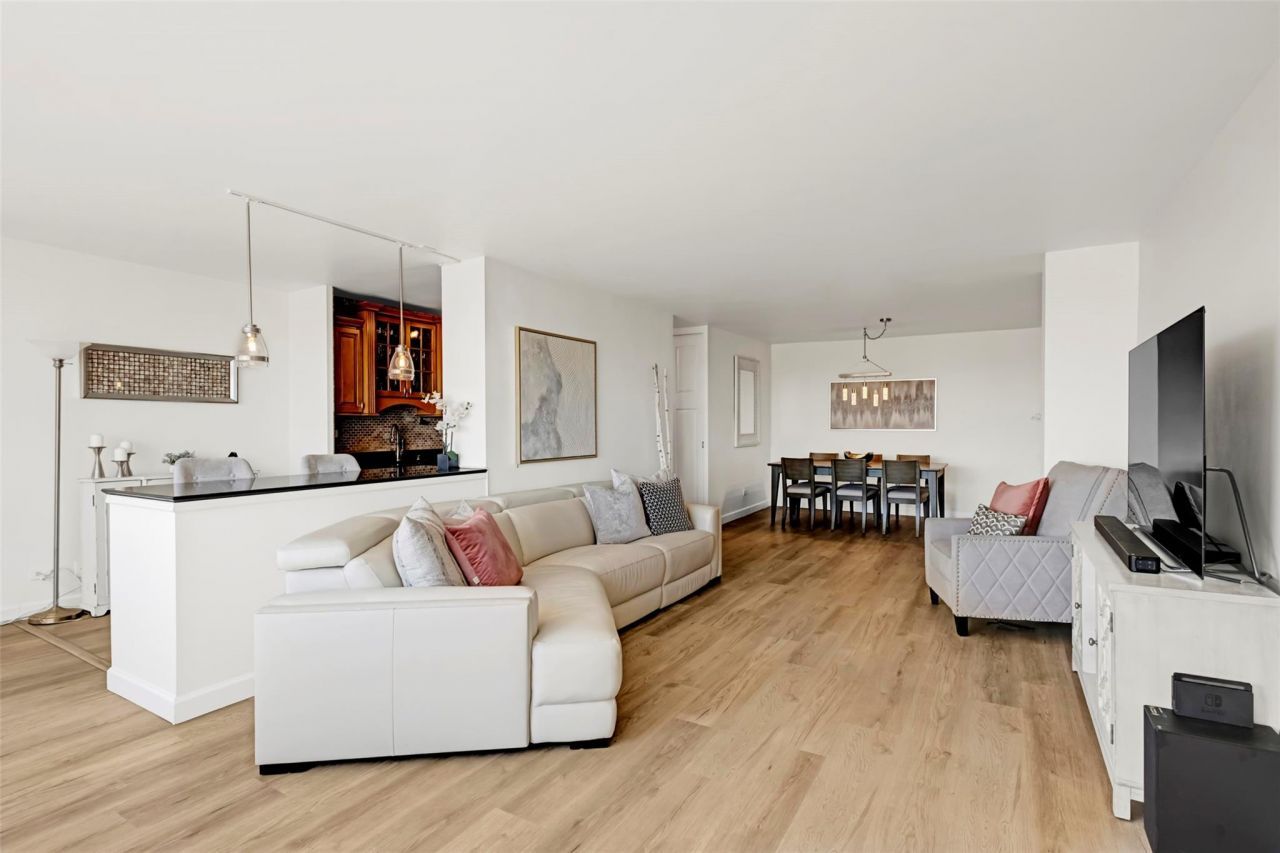 61-20 Grand Central Parkway, Unit B1203, Forest Hills, NY 11375 Main Photo