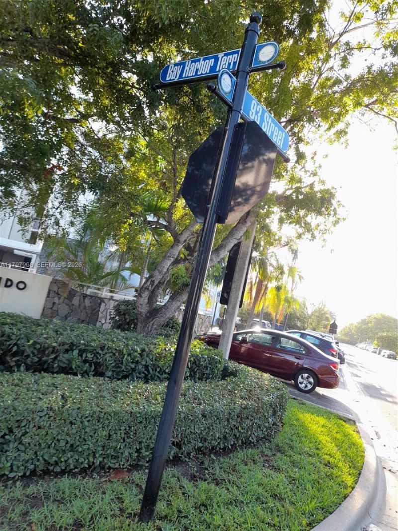 1075 93rd St, Unit 404, Bay Harbor Islands, FL 33154 Photo