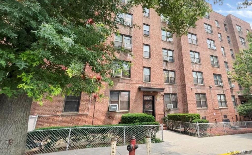 745 E 231 Street, Unit 1F, Bronx, NY 10466 Main Photo