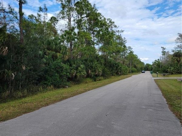 2nd St NE, NAPLES, FL 34120