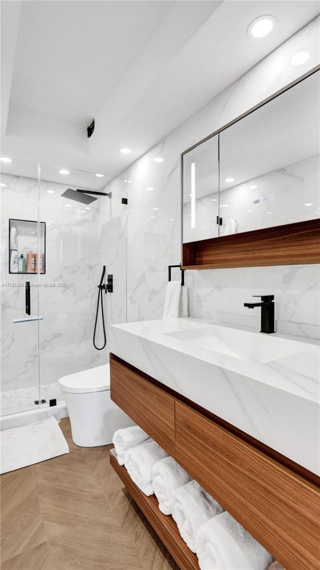 1980 S Ocean Dr, Unit 19H, Hallandale Beach, FL 33009 Photo