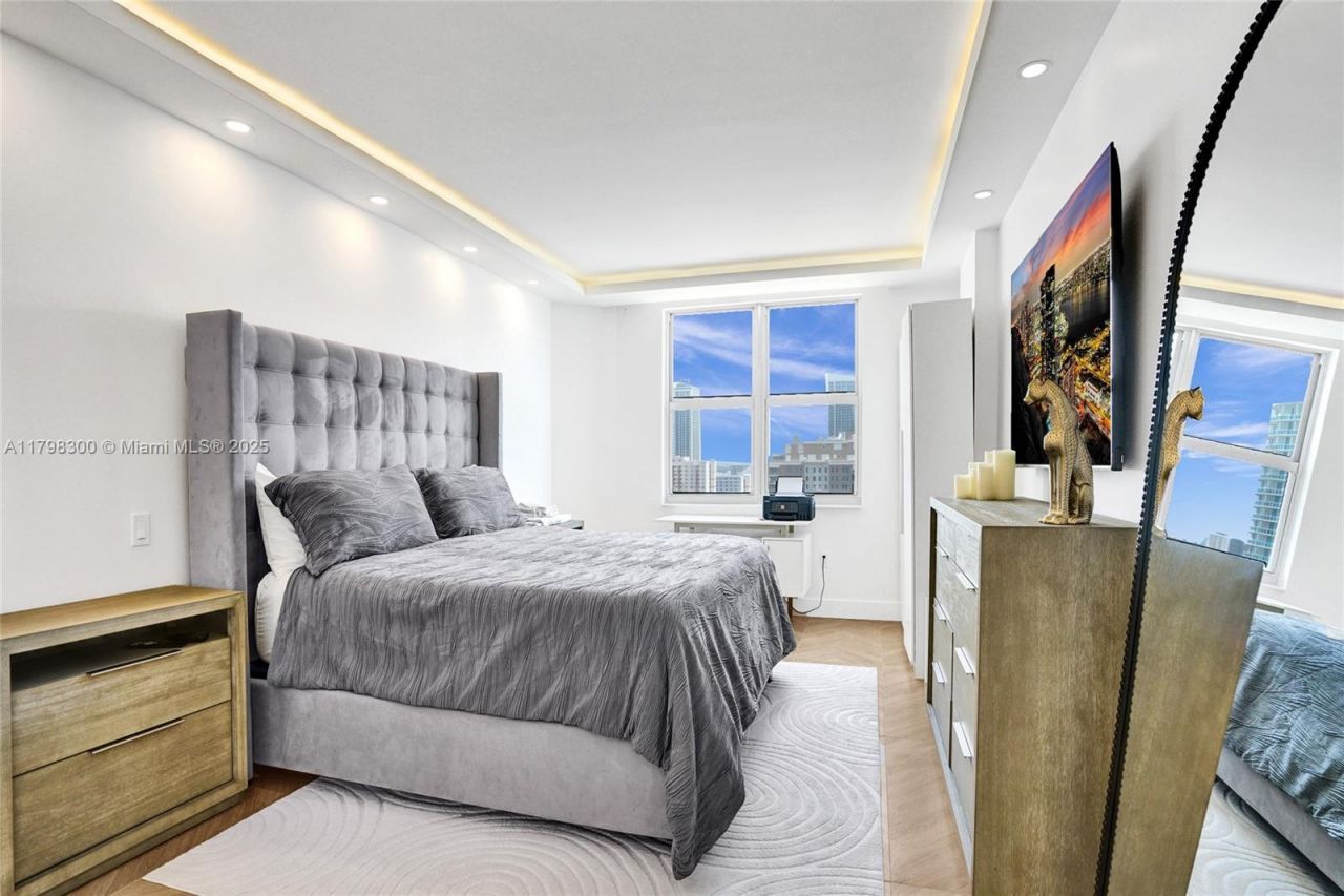 1980 S Ocean Dr, Unit 19H, Hallandale Beach, FL 33009 Photo