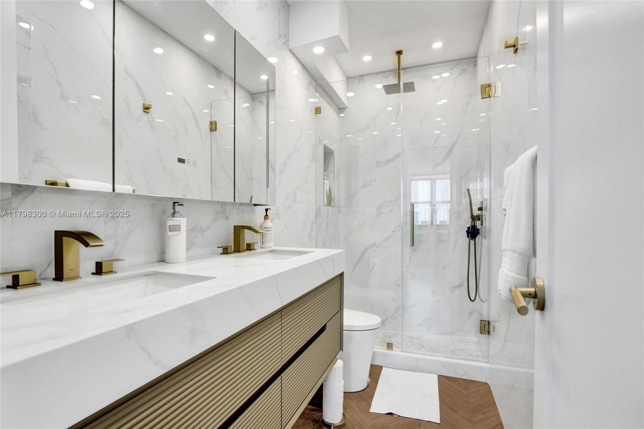 1980 S Ocean Dr, Unit 19H, Hallandale Beach, FL 33009 Photo