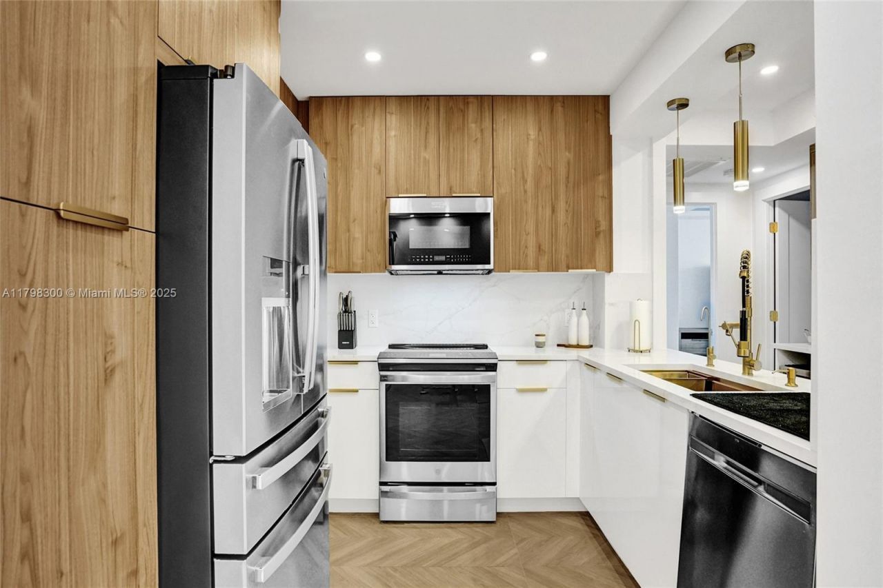 1980 S Ocean Dr, Unit 19H, Hallandale Beach, FL 33009 Photo