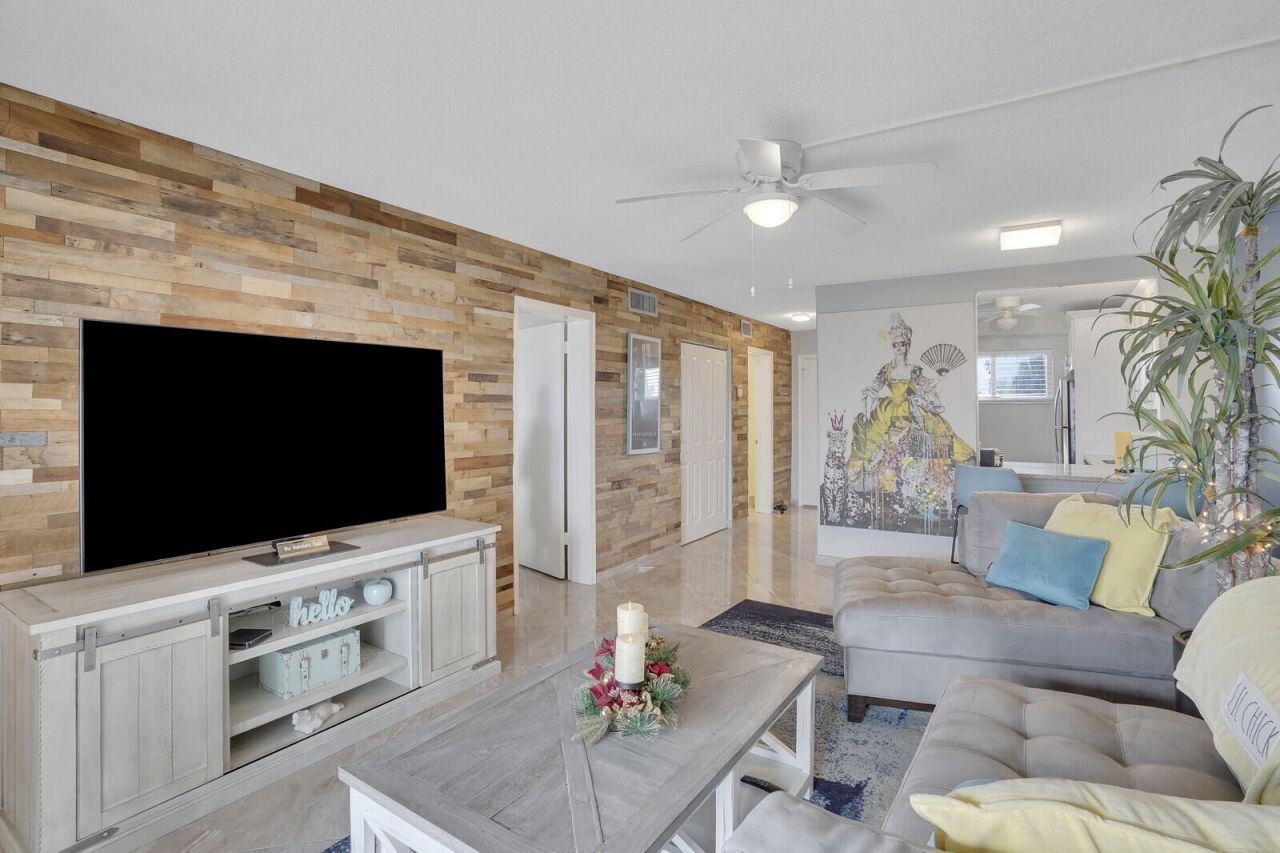 2724 N Garden Drive, Unit 302, Lake Worth, FL 33461 Photo